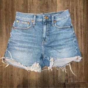 Madewell high rise denim shorts - size 26